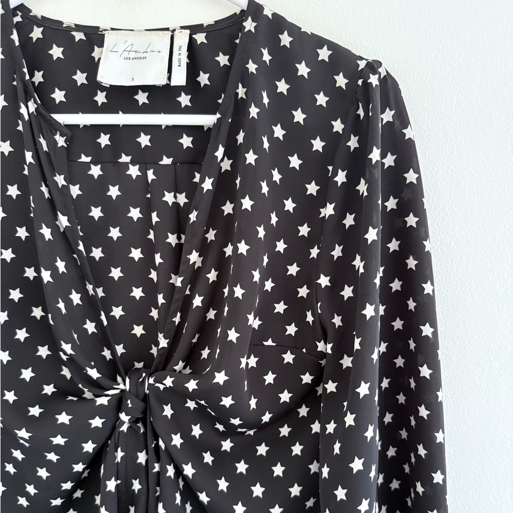 L'Academie Low Knot Star Print Bell Sleeve Blouse Small - Picture 3 of 8